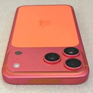 Színváltó iPhone botrány: az iPhone 17 Pro Cosmic Orange-ból Rose Goldra változik