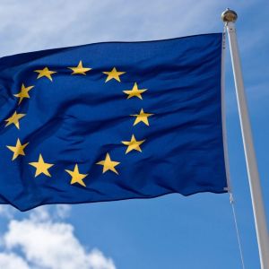 Az EU 13 év alatt kitiltaná a gyerekeket a közösségi médiából – az AI-chatbotokat és játékokat is szabályoznák