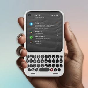 Visszatér a fizikai billentyűzet, tarolni fog a Clicks Communicator?