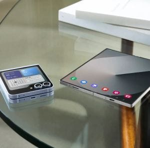 Ennyibe kerülnek a Samsung legújabb hajlítható telefonjai, okosórái és fülhallgatói