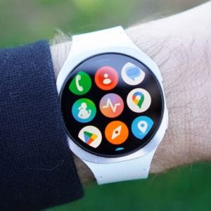 Galaxy Watch9 és Watch Ultra 2: marad a változatlan töltési sebesség