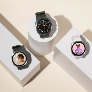 Mától világszerte, így hazánkban is megvásárolhatók a Samsung rekordot döntő, új hajlítható mobiljai és okosórái