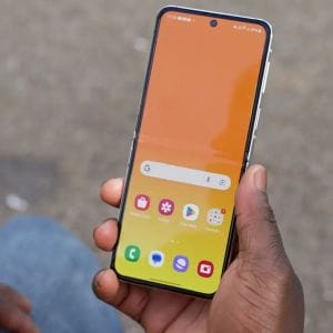 Utálja a képernyő gyűrődését? A Galaxy Z Flip6 boldoggá teheti