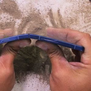 Samsung Galaxy Z Flip7 strapateszt: így bírta a karcolást és hajlítást