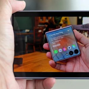 Szimmetria vs. aszimmetria: ebben jobb a Galaxy Z Fold8 az iPhone Duónál