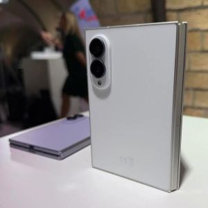300 százalékkal megugrott a Samsung hajlítható telefonjai iránti érdeklődés az iPhone Duo bejelentése után