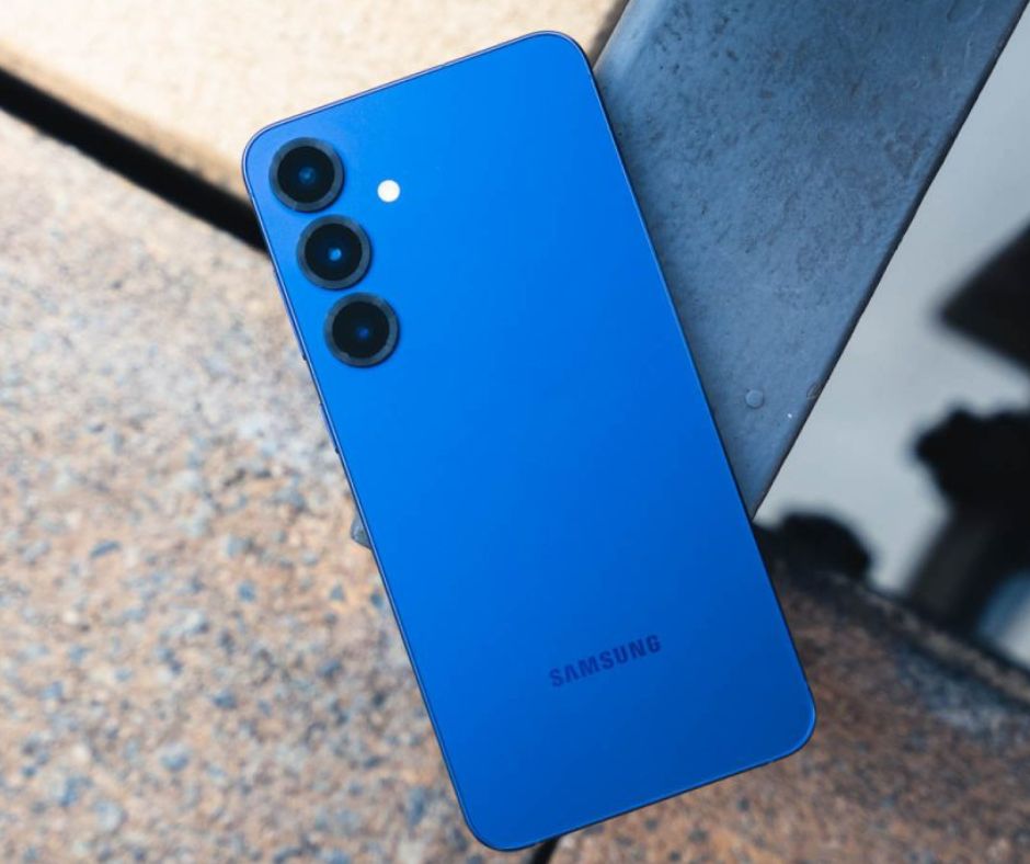 Samsung elkaszálta a Galaxy S26 Edge-et – visszatér a klasszikus S26 trió februárban