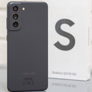 Készülőben a Samsung Galaxy S21 FE 4G