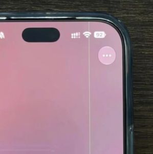 Máris megjelentek a zöld és rózsaszín csíkok az iPhone 18 Pro kijelzőjén?