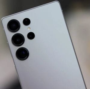 Úgy tűnik, a Samsung egyelőre elengedi a Galaxy S26 beépített Qi2 mágneses álmait