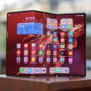 Pletykák a Samsung trifold hajlítható telefonjáról