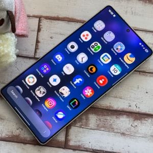Miért tartja vissza a Samsung a One UI 7-et?