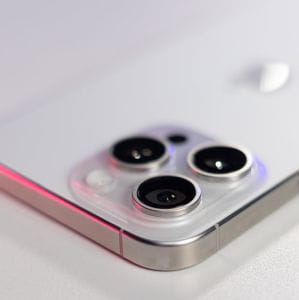 Láthatáron az első iPhone 12 GB RAM-mal és tripla 48 MP-es kamerával!