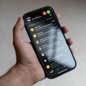 Alig 17 év kellett ahhoz, hogy az iPhone támogassa a hívásrögzítést