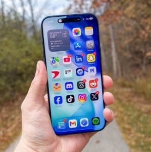 Európában is eltűnhet a SIM-tálca – az iPhone 18 már teljesen eSIM-alapú lehet