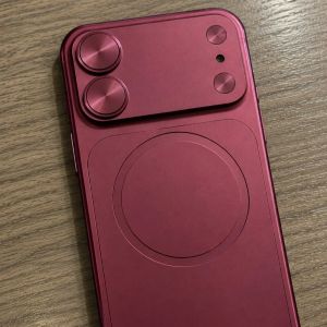 Három színben látható az Apple iPhone 18!