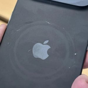 Dráma: karcok az új iPhone 17 Pro modelleken – gond van az alumíniumházzal