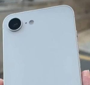 iPhone SE 4: Új kiszivárgott videó mutatja meg tisztán az Apple legújabb telefonját