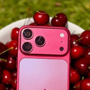 Egymilliárd dolláros ellátási gond nehezíti az iPhone 18 Pro rajtját – az Apple versenyt fut az idővel