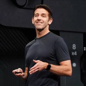 Az Apple új vezérigazgatója titokzatos videóval készítette elő az iPhone 18 Pro bemutatóját