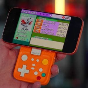 Ez az apró MagSafe kontroller igazi gombokat és retró hangulatot hoz az iPhone-ra