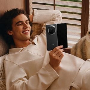 Prémium anyaghasználat és mérnöki precizitás egy hajlítható csúcsmobilban – bemutatkozik a HUAWEI Mate X7