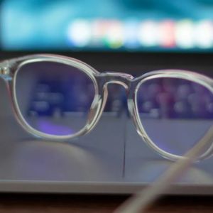 Apple Glasses vs. Meta: versenyfutás az AR-szemüvegek trónjáért