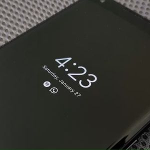 Ez az Androidos alkalmazás pótolja azt, amit a Google kihagyott az Always-On Displayből