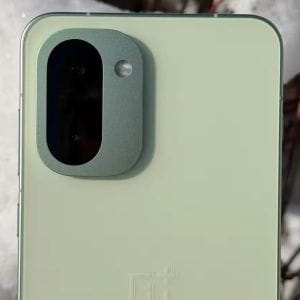 Itt a OnePlus 15R és ez lesz az egyetlen telefon, amit 2026-ban érdemes lesz megvenni