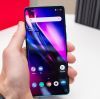 Az S20 Ultra után a OnePlus 8 Pro kijelzője is zöldül
