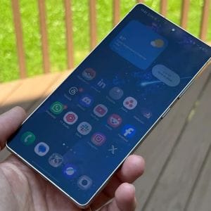 Pikáns teaserben villantották a Galaxy S26 Ultra Privacy Display funkcióját