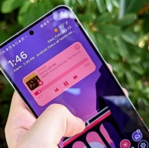 A One UI 6.1 felturbózza a zárolási képernyő testreszabását