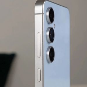 A Samsung nagyon vékony Galaxy S25 FE-t akar