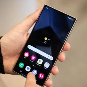 Meglepően hosszú a One UI 8.5-re frissíthető telefonok listája