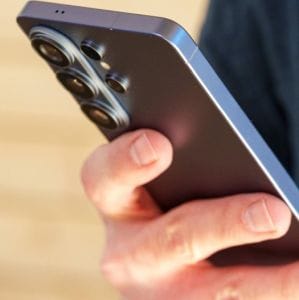 Meglepően javítható lett a Galaxy S26 Ultra: az akkumulátor csere kifejezetten egyszerű