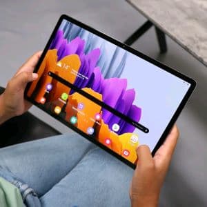 Képeken a Galaxy Tab S8 képernyője