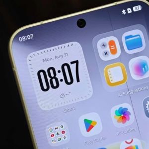 Ilyen telefont még nem láttál: a TECNO teljesen eltüntette a kijelző káváját