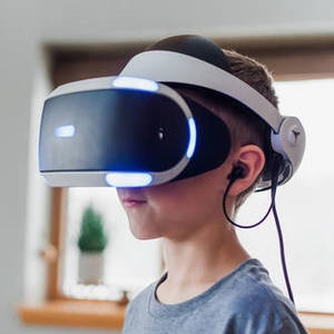 Az online sportfogadás nem elérhető gyerekeknek, de VR pókerasztalhoz már odaférnek