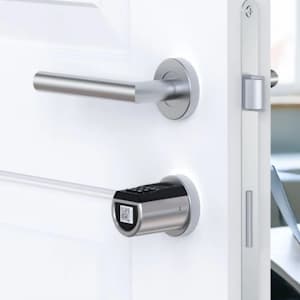 Nyissa ki az ajtaját a telefonjával