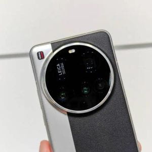 Ritka jelenségnek lehetünk tanúi: a Samsung és az Apple összefogott!