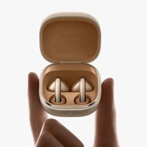 A Samsung is belép az új őrületbe: érkezik a nyitott kialakítású Galaxy Buds Able fülhallgató
