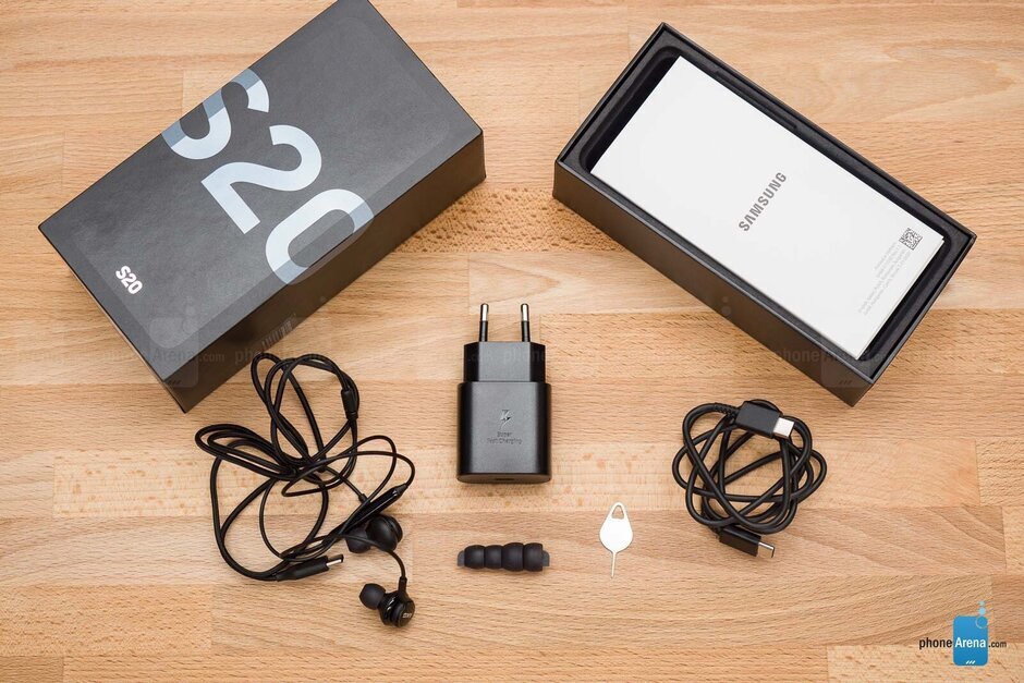 A Samsung is elhagyja a töltőt és fülest a dobozból?