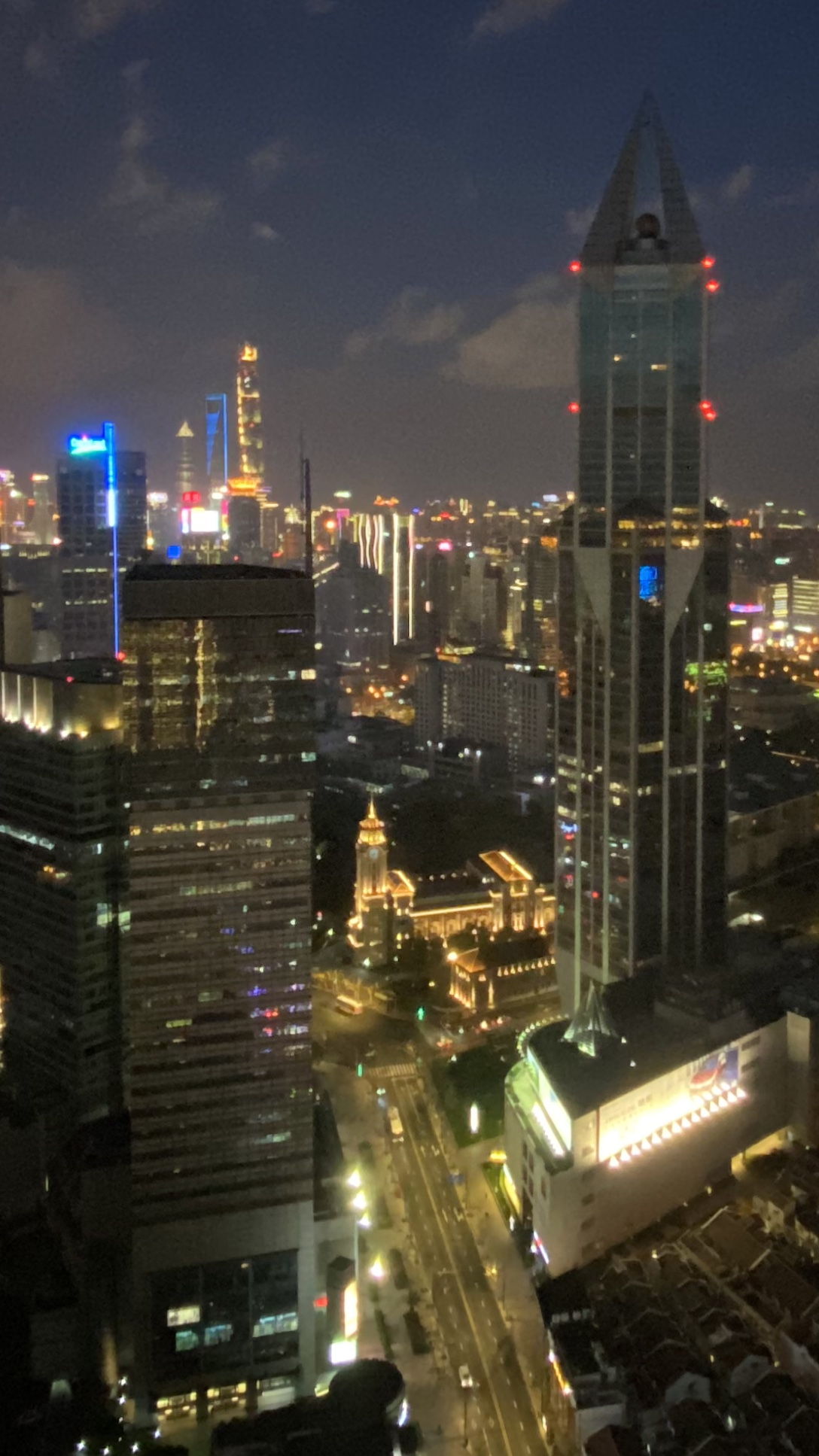 A OnePlus vezérigazgatója mutatott OP8 Pro éjszakai tesztfotókat