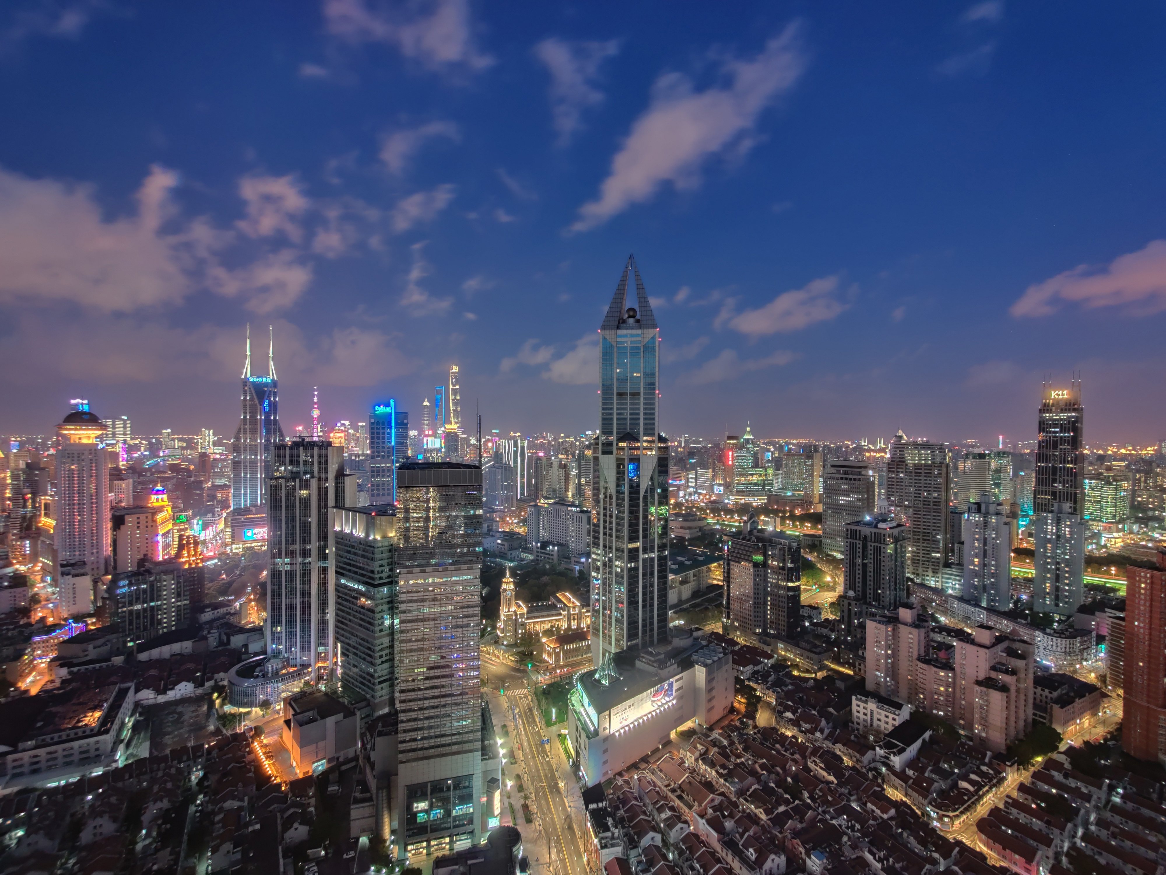 A OnePlus vezérigazgatója mutatott OP8 Pro éjszakai tesztfotókat