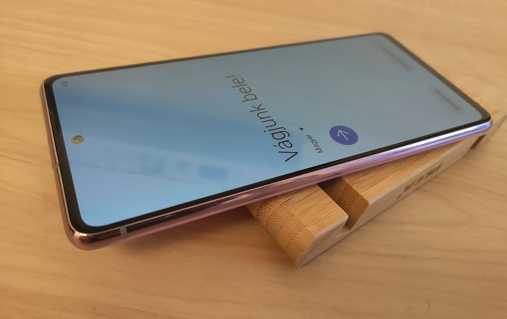 Samsung Galaxy S20 FE teszt, a műanyag 