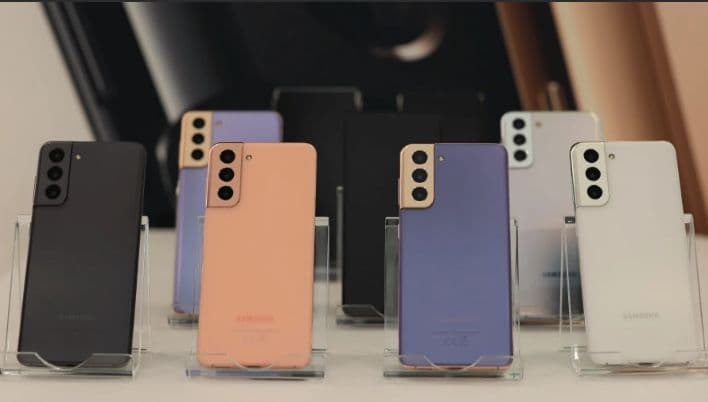 Jóval sikeresebb elődjénél a Galaxy S21