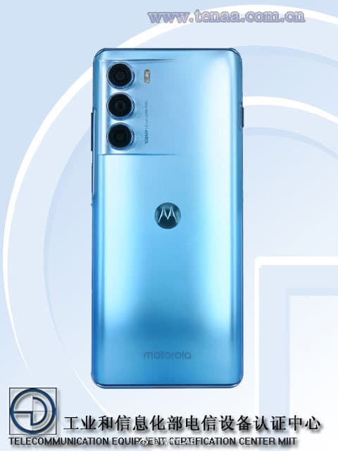 Két Edge telefonnal jön a Motorola