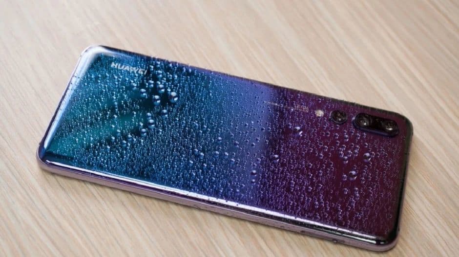 Mennyire vízálló a telefonod? Teszteld le!