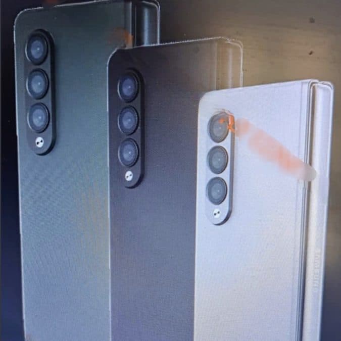 Promo anyagokon az új hajtogatható Samsungok