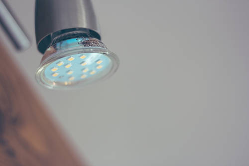 A LED izzókhoz foglalat kell, na de milyen foglalat?